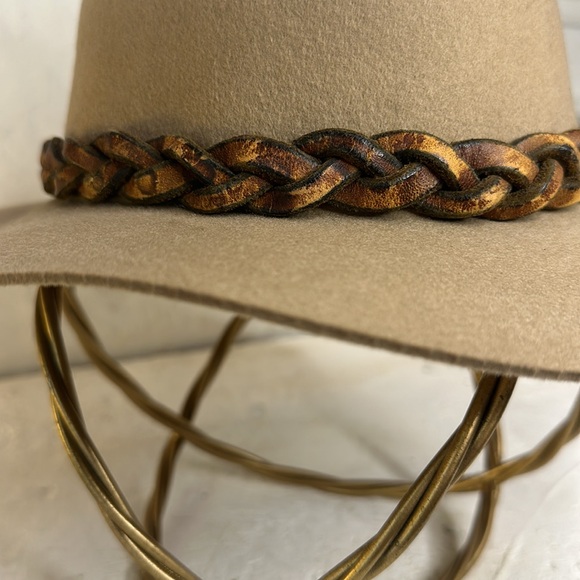 🤍🤍Vintage Wool Fedora Hat with Leather braided band🤍 - Picture 2 of 7